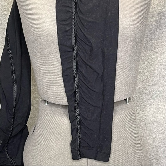 Lululemon black legging with dance skirt size 4 - Picture 6 of 6